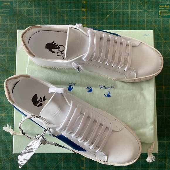 *SOLD* Off-white blue arrow sneakers - Picture 3 of 8